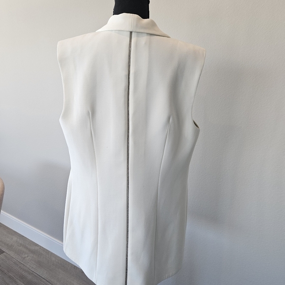 NWT BCBG MaxAria | Womens White Sleeveless Blazer | Womens Large - Picture 3 of 7